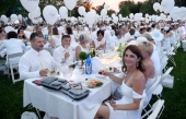 Le parc Cartier-Br&eacute;beuf h&ocirc;te du 8e D&icirc;ner en blanc de Qu&eacute;bec