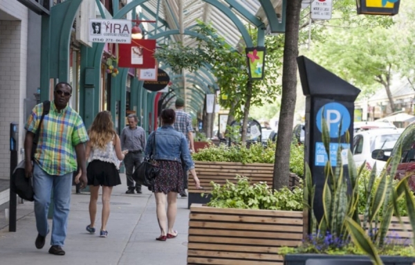 La Ville abat les 75 arbres de la Plaza Saint-Hubert