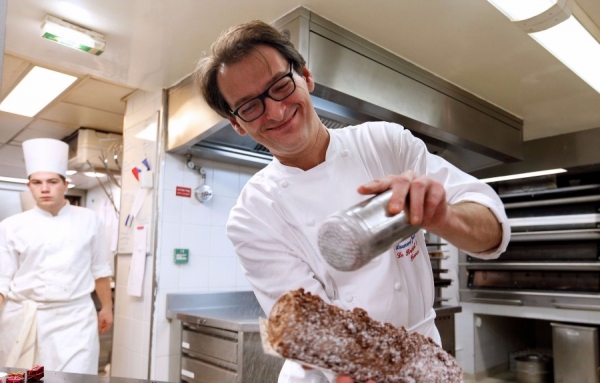 Chef p&acirc;tissier du palace Le Bristol, &agrave; Paris, o&ugrave; il officiait depuis de nombreuses ann&eacute;es avec &Eacute;ric Frechon, Laurent Jeannin est d&eacute;c&eacute;d&eacute;. C'est l'un des plus grands noms de la p&acirc;tisserie qui s'est &eacute;teint.