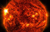 Alerte de la NASA: éruptions solaires et risques de pannes sur Terre