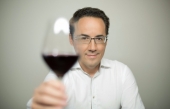François Chartier offre ses vins à la Fondation Charles-Bruneau