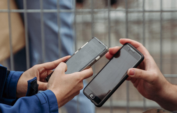 Le passeport vaccinal est le Big Brother rêvé pour collecter nos données personnelles