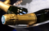 Champagne - Entre record de vente et doute sur son modèle