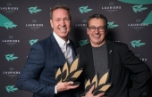 Ricardo Larrivée, gagnant du Laurier du public, et Normand Laprise, gagnant du prix du Rayonnement de la culture culinaire québécoise. 