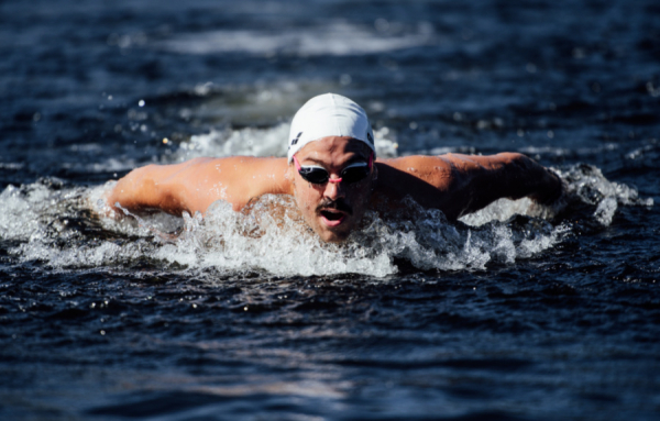 Xavier Desharnais, nageur spécialiste des ultralongues distances en eau libre.
