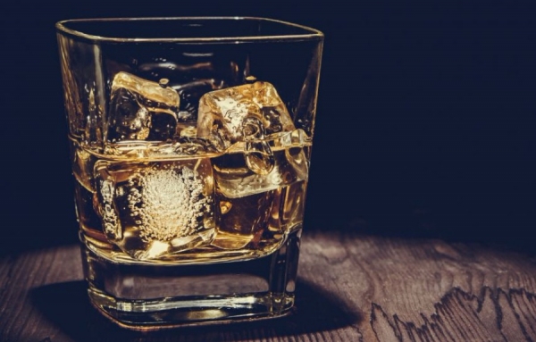 De l&#039;eau dans votre whisky pour la dégustation