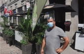 Des restaurateurs du Vieux-Montréal sont mécontents de la fermeture de la rue de la Commune
