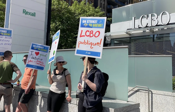 Grève à la LCBO : un été sec et des enjeux de sécurité d&#039;emploi