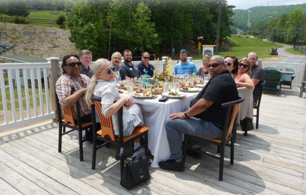 ​Vue panoramique de Harissa (Notre-Dame-du-Liban) du Golfe de Saint-Georges au Liban