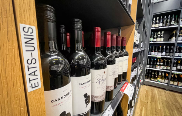 Les Canadiens boudent le vin américain: les importations chutent de 94%