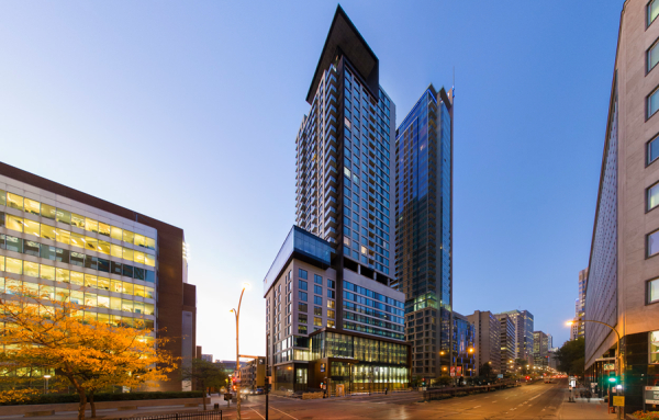 AC Hôtel Vieux-Montréal ouvre ses portes et redéfinit le raffinement au cœur du quartier historique