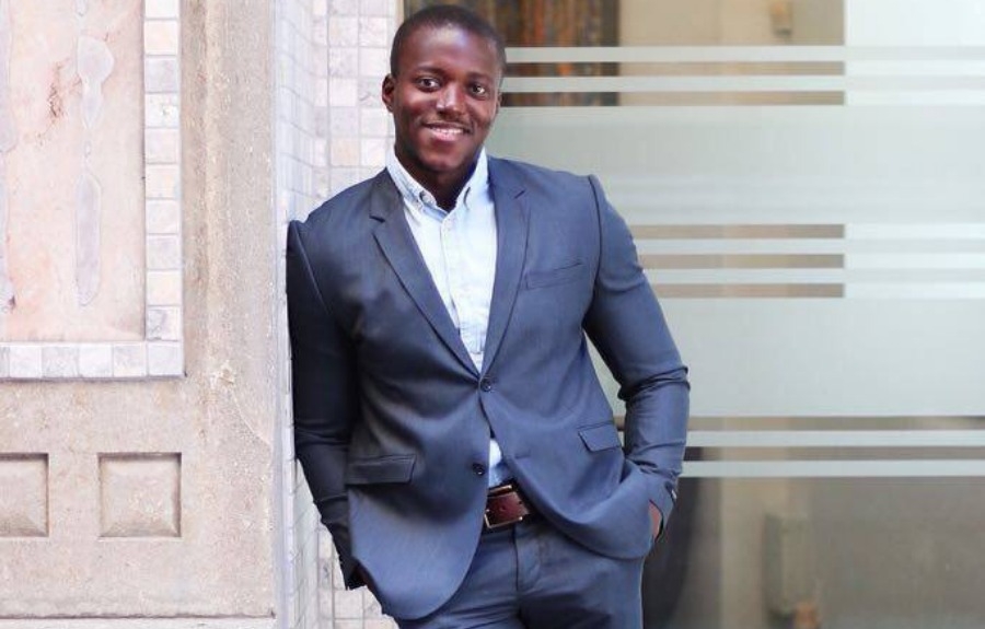 Elie Bagula, diplômé en relations publiques au Collège La Cité et en gestion événementielle à l&#039;École du Show-Business, est en mission en Afrique
