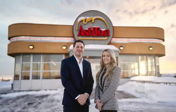 &Eacute;mily Adam et Jean-Christophe Lirette rach&egrave;tent la cha&icirc;ne de restaurants Chez Ashton