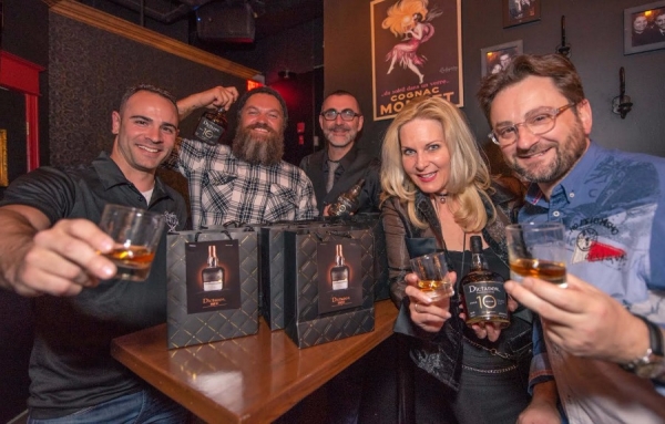 Annie Des Groseilliers, la gentille Pirate de la Confrérie du Rhum