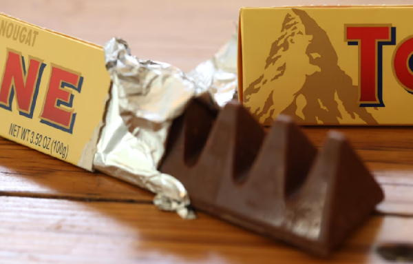 Toblerone enlève le Cervin de son logo pour respecter les exigences d&#039;appellation suisse