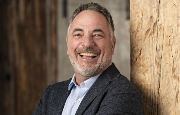 Robert Dion, r&eacute;seauteur, conf&eacute;rencier, consultant et &eacute;diteur du magazine HRImag, tr&egrave;s impliqu&eacute; avec SIAL Canada