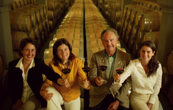 Le Marquis Piero Antinori, entouré d&#039;Albiera, Allegra et Alessia