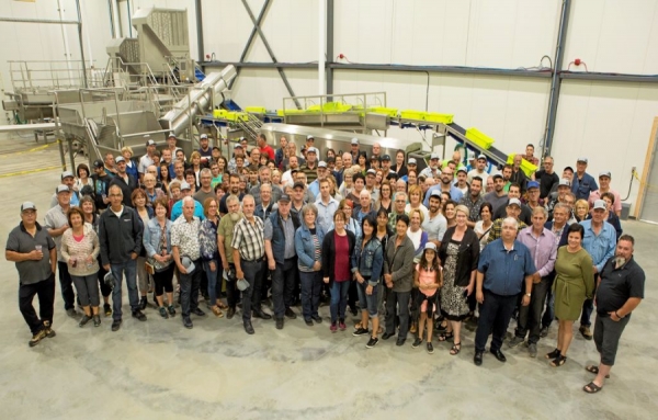 Trente producteurs de bleuets se regroupent pour fonder la Congèlerie L’Héritier