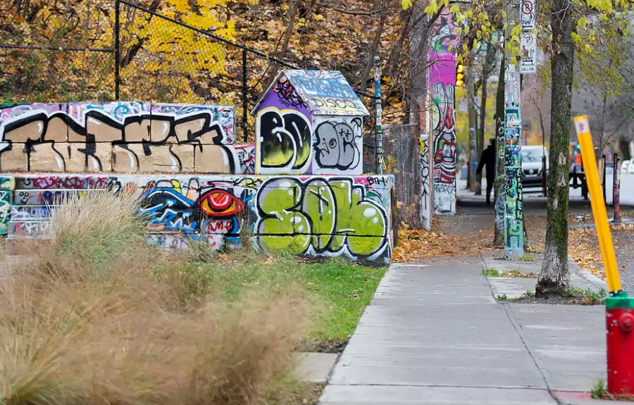 Montréal défigurée par les graffitis