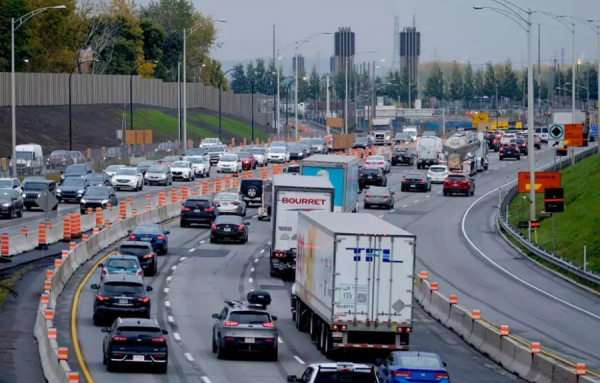 Énorme traffic sur les routes, malgré le prix de l&#039;essence à 1,56$ le litre