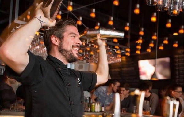 Refus&eacute; par Renaud-Bray, Patrice Plante remporte le 1er prix pour son livre de cocktails