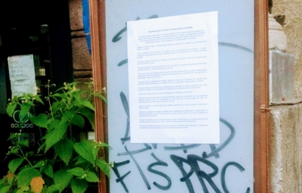 Tracts collés sur 150 restaurants montréalais